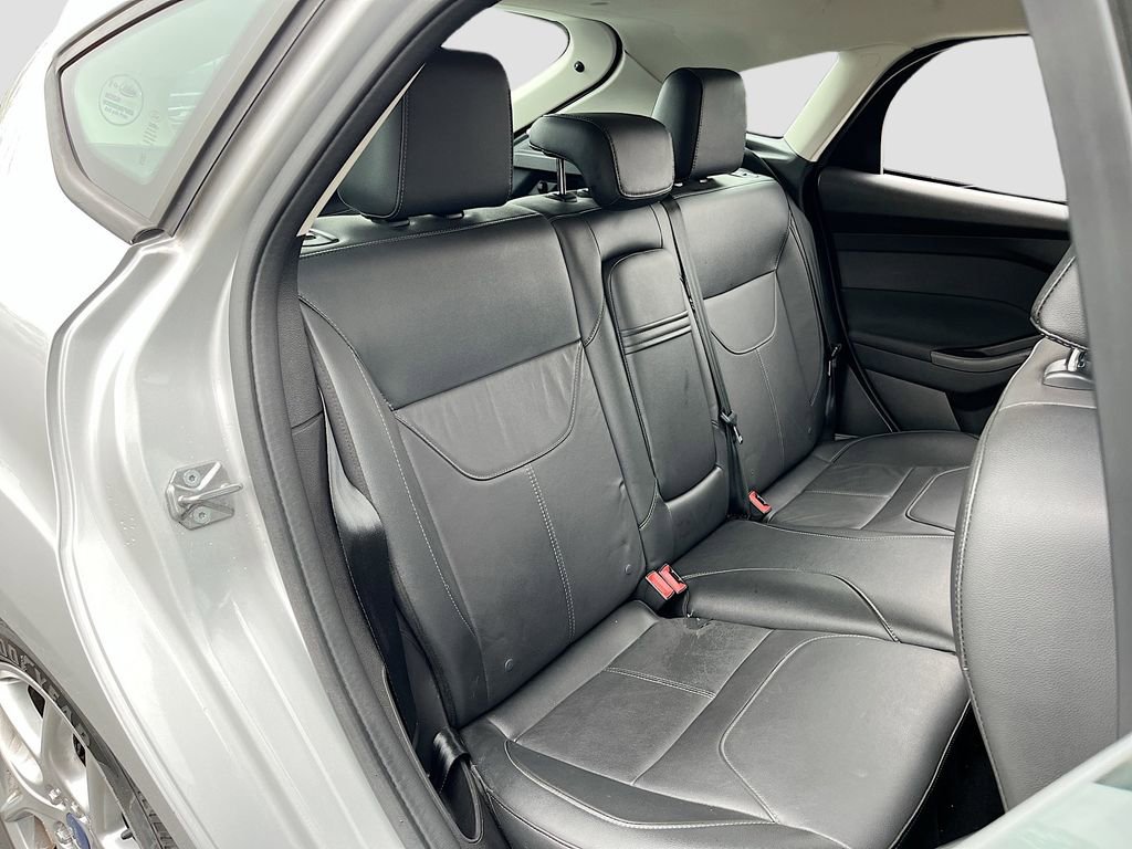 Used 2015 Ford Focus SE w/ Equipment Group 201A image 24