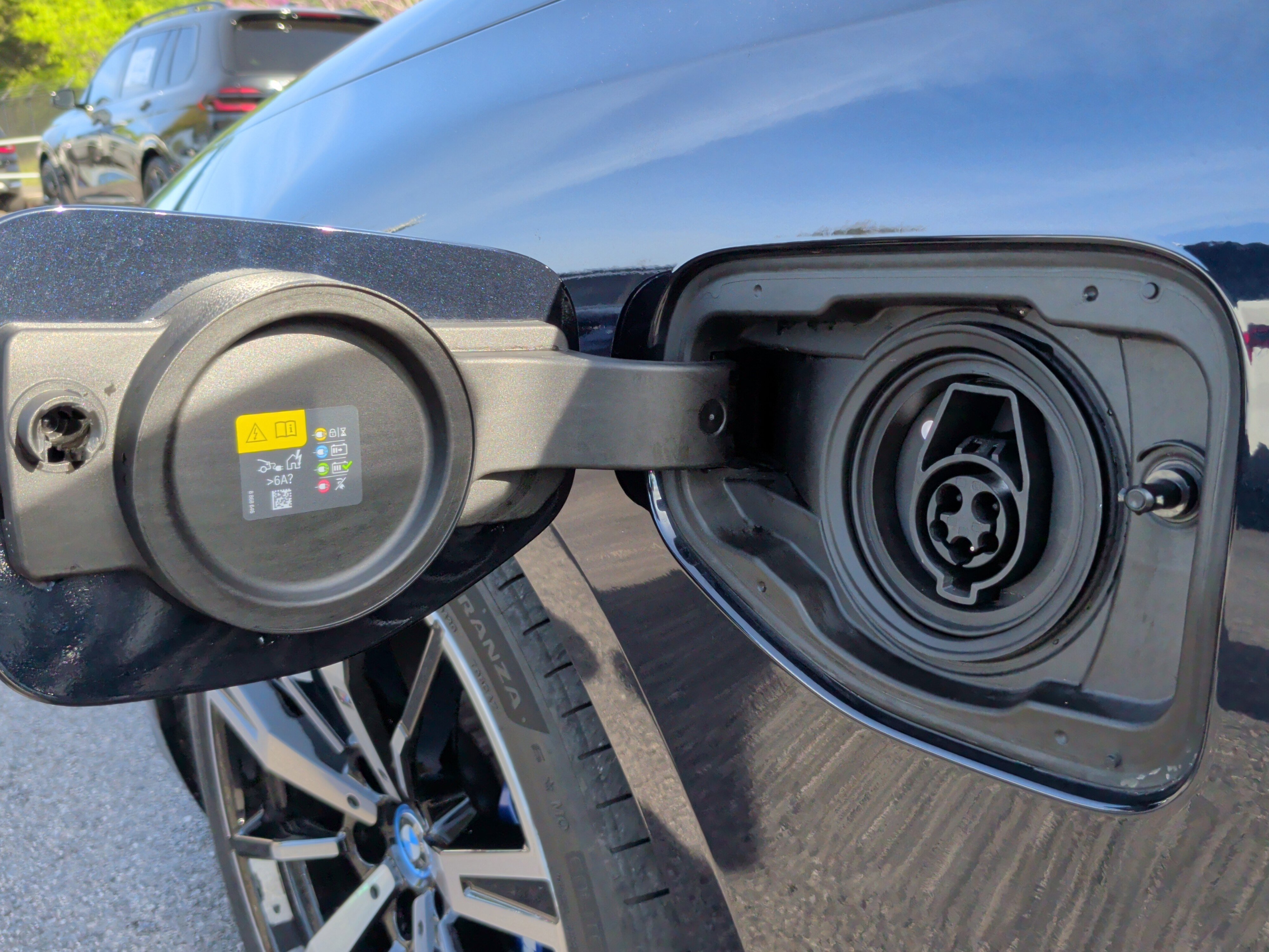 Certified 2025 BMW 550e xDrive 550e xDrive w/ Premium Package image 11