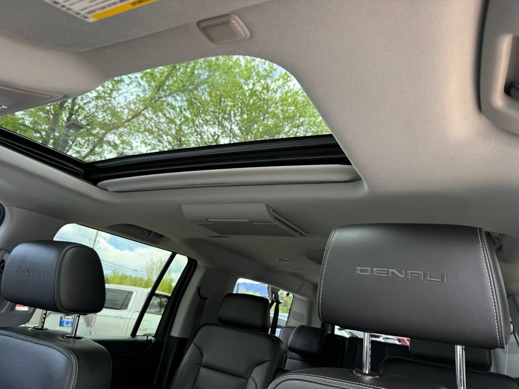 Used 2016 GMC Yukon XL Denali w/ Open Road Package AWD/4WD image 26