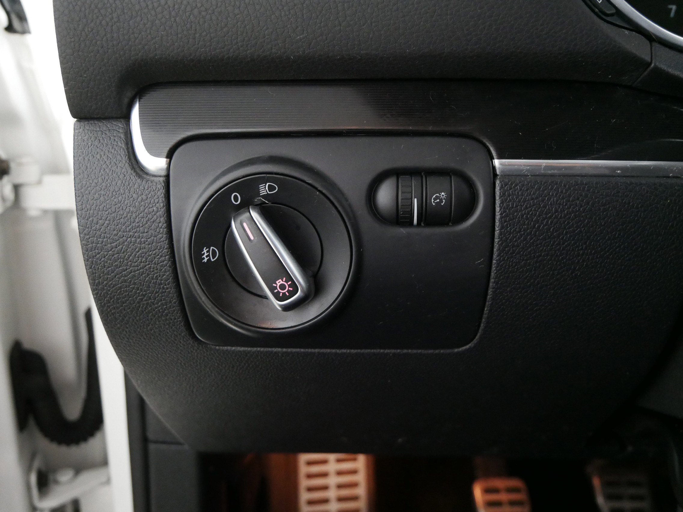 Used 2010 Volkswagen GTI 4-Door image 26