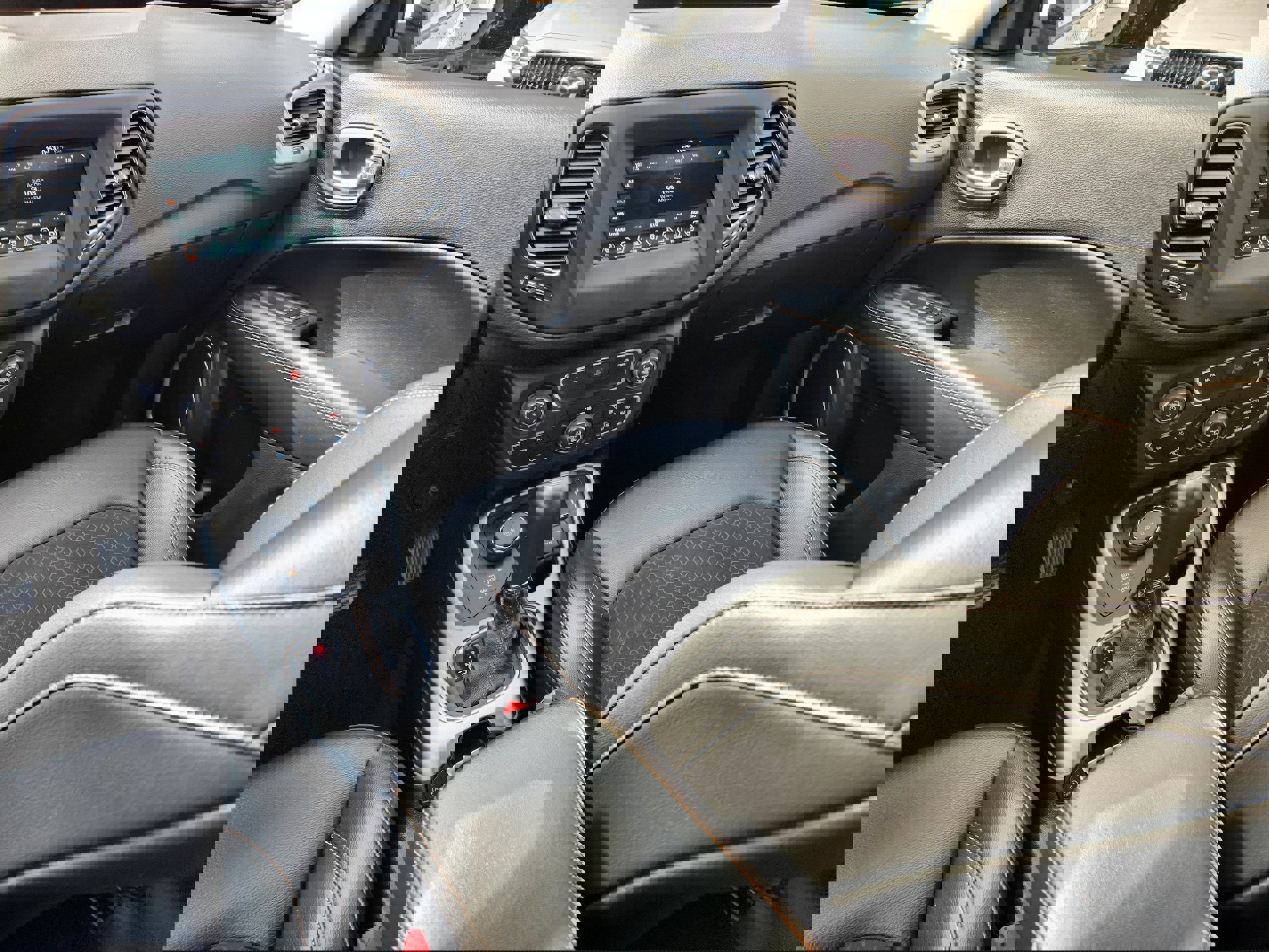 Used 2019 Jeep Compass Latitude w/ Popular Equipment Group image 15