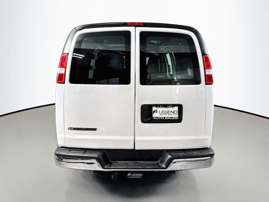 Used 2018 Chevrolet Express 2500 w/ Driver Convenience Package RWD image 7