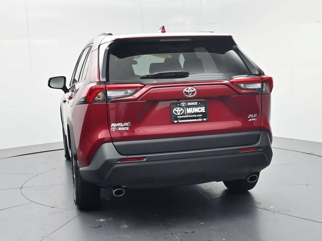 Used 2025 Toyota RAV4 XLE AWD/4WD image 6
