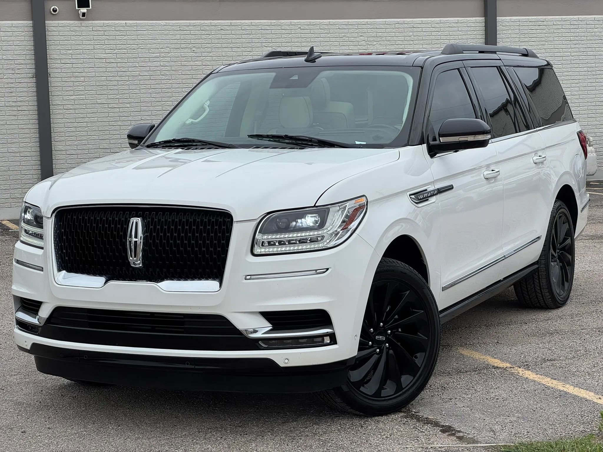 Used 2021 Lincoln Navigator L Black Label w/ Special Edition Package AWD/4WD image 2