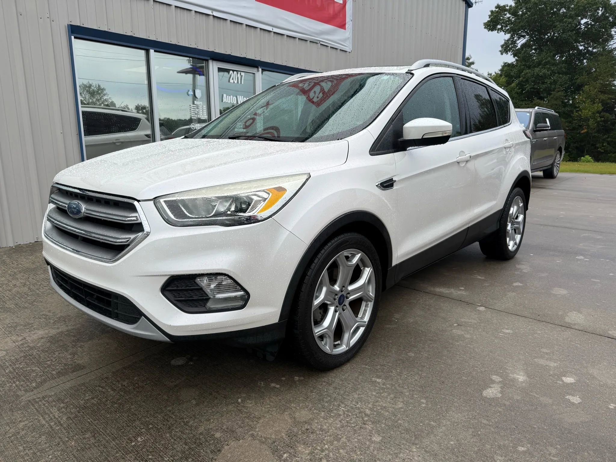 Used 2017 Ford Escape Titanium image 30