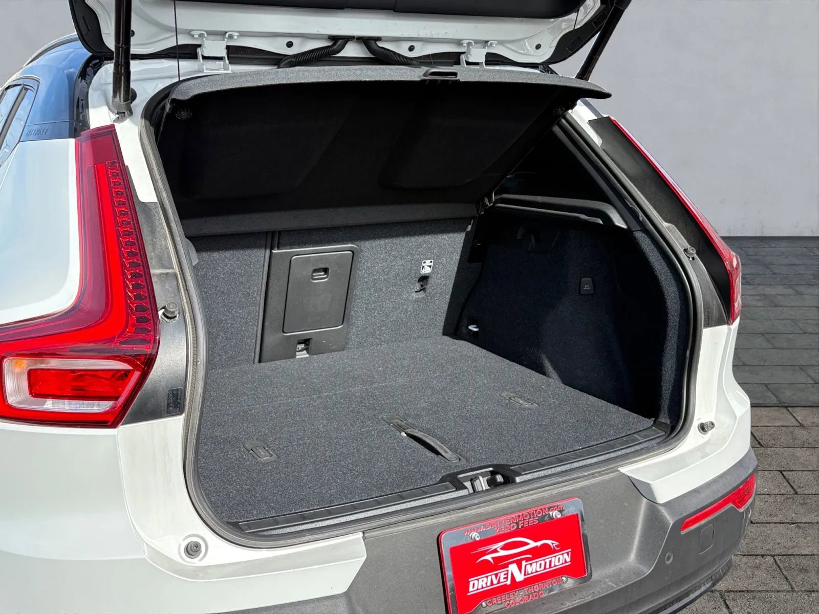 Used 2023 Volvo XC40 Recharge Plus image 20