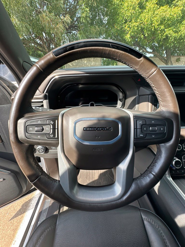 Used 2024 GMC Yukon Denali w/ Advanced Technology Package AWD/4WD image 11