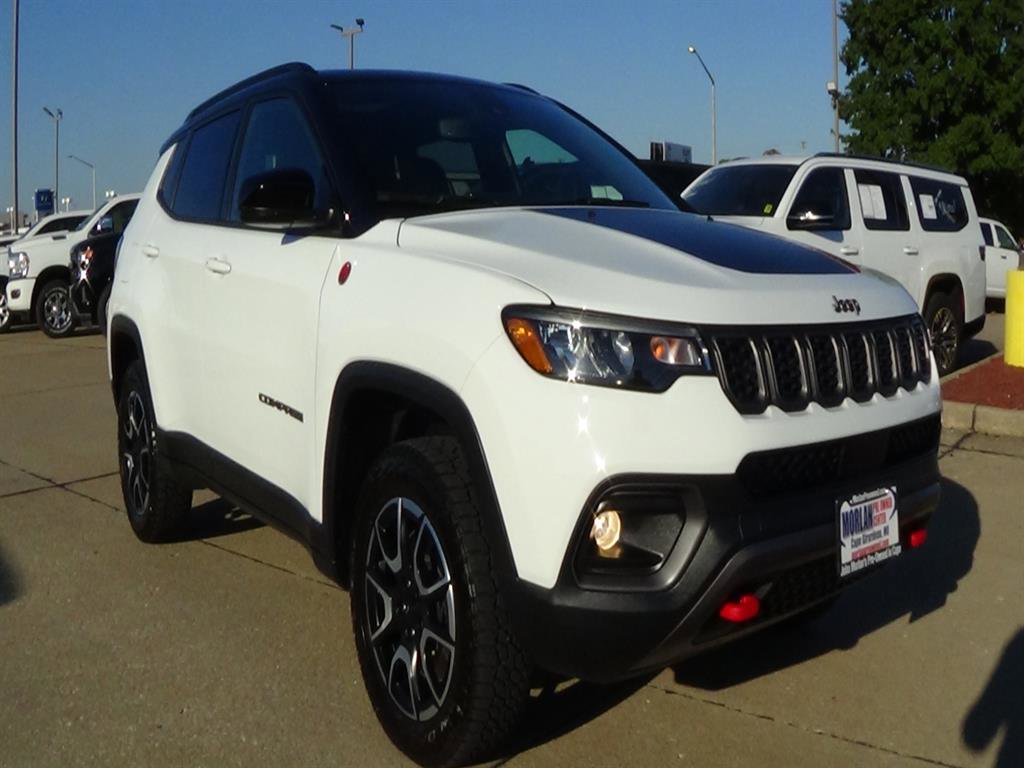 Used 2024 Jeep Compass Trailhawk w/ Sun and Sound Group image 4