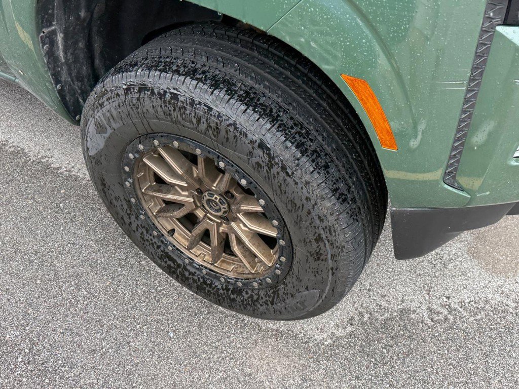 Used 2022 Nissan Frontier SV AWD/4WD image 11
