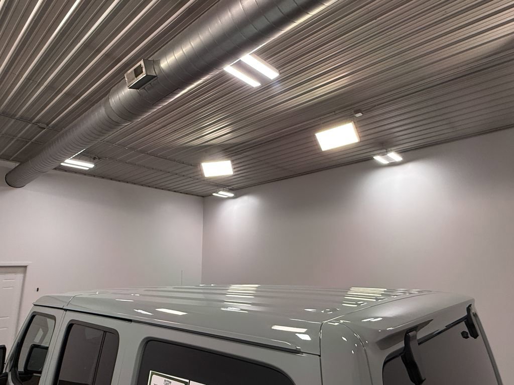 Used 2023 Jeep Wrangler Unlimited Rubicon w/ Cold Weather Group image 43