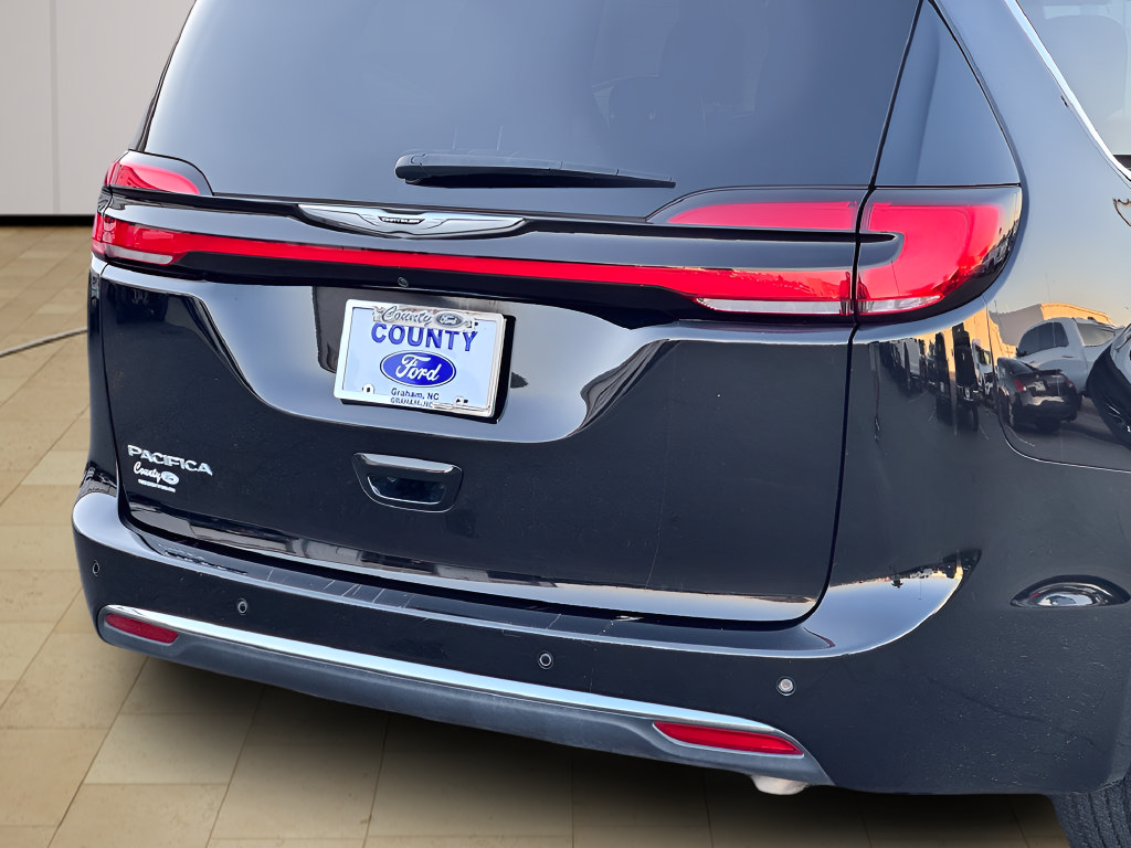 Used 2025 Chrysler Pacifica Select FWD image 37