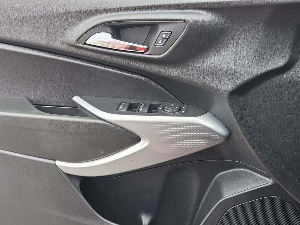 Used 2024 Chevrolet Trax RS w/ Driver Confidence Package image 18