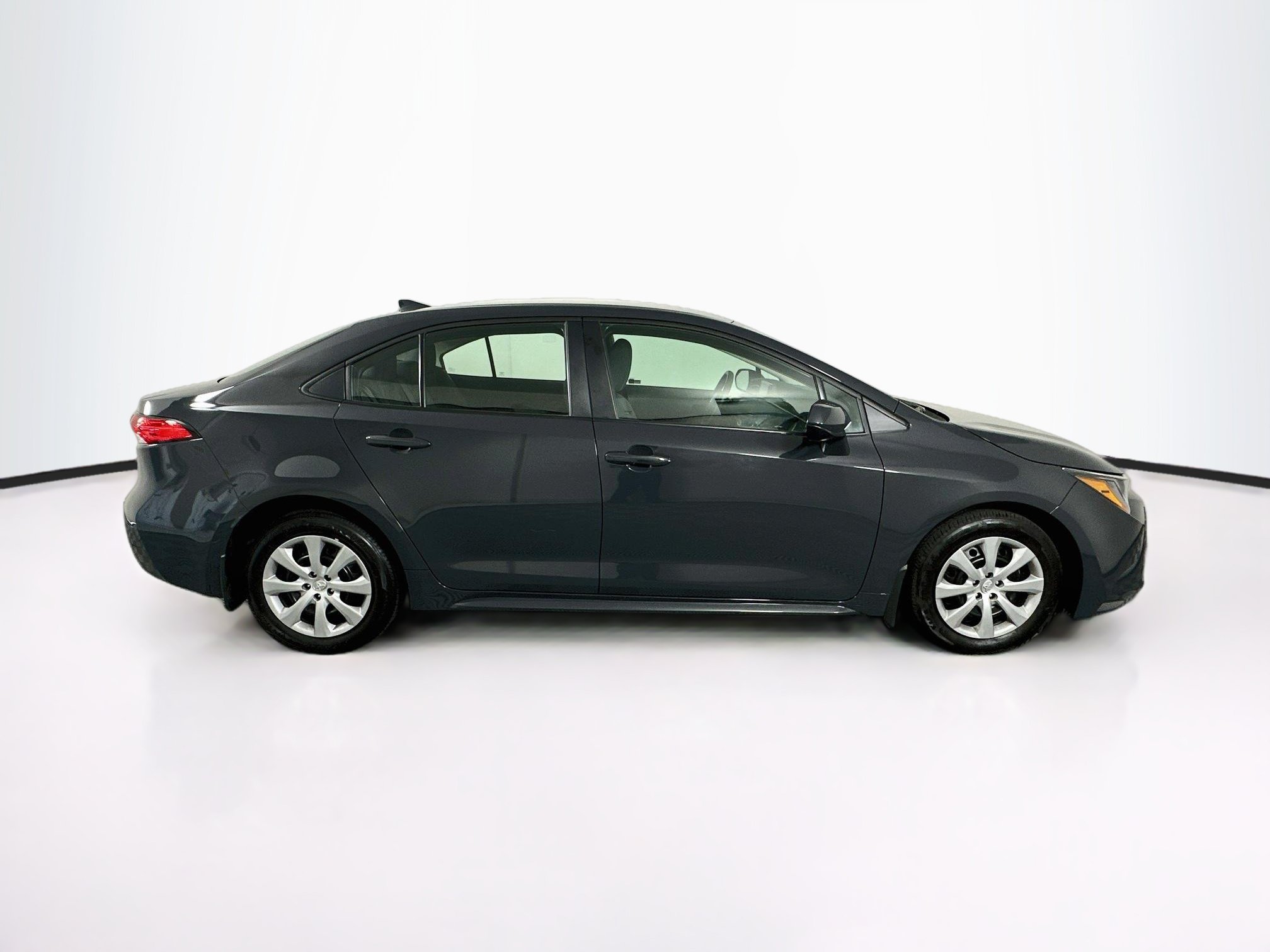 Used 2025 Toyota Corolla LE FWD image 10