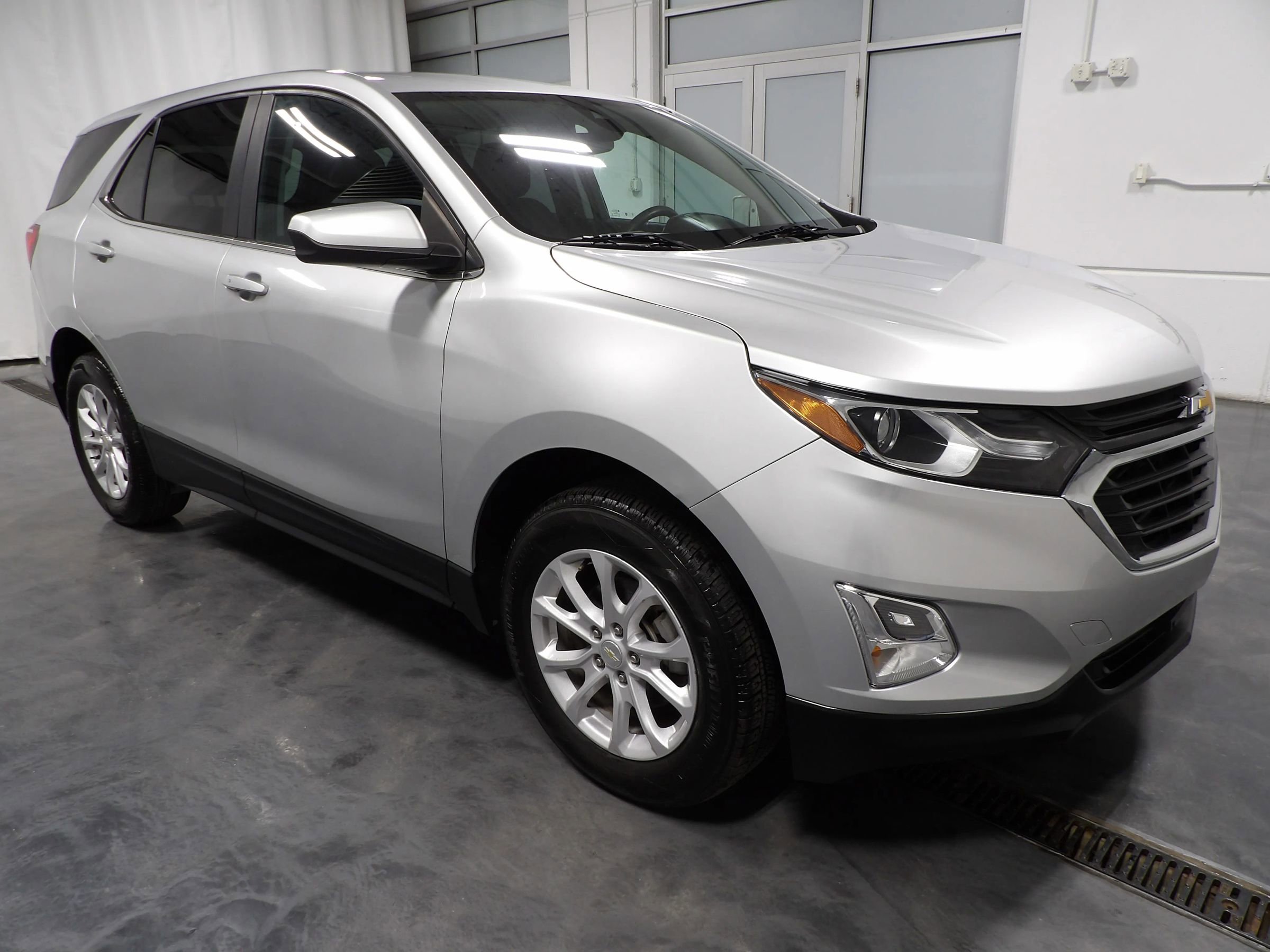 Used 2021 Chevrolet Equinox LT AWD/4WD image 2