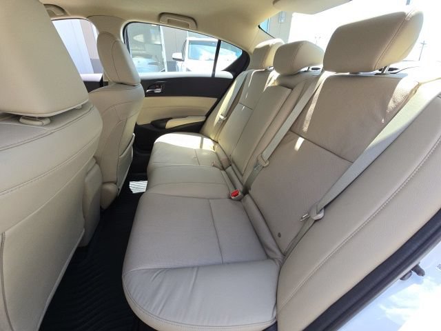 Used 2015 Acura ILX w/ Technology Package FWD image 11