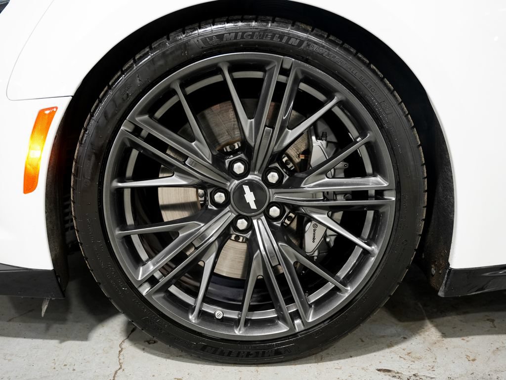 Used 2018 Chevrolet Camaro ZL1 RWD image 32