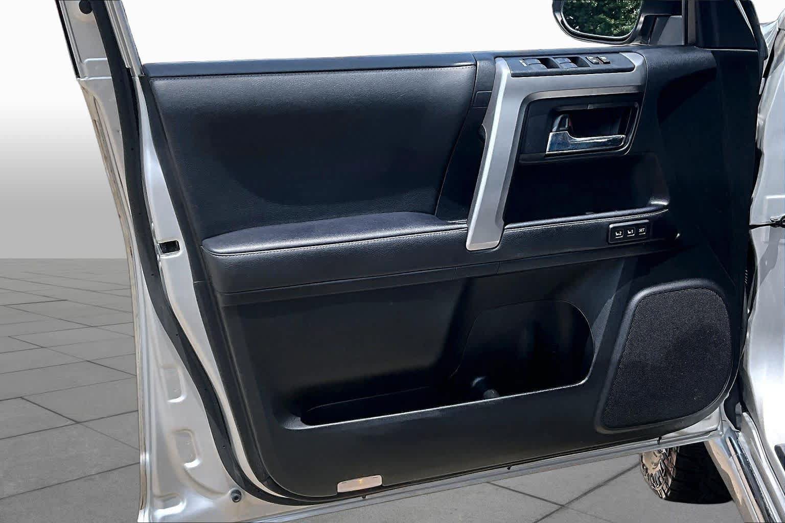 Used 2023 Toyota 4Runner Limited AWD/4WD image 22