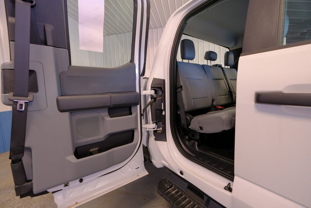 New 2025 Ford F250 XL w/ XL Chrome Package image 20