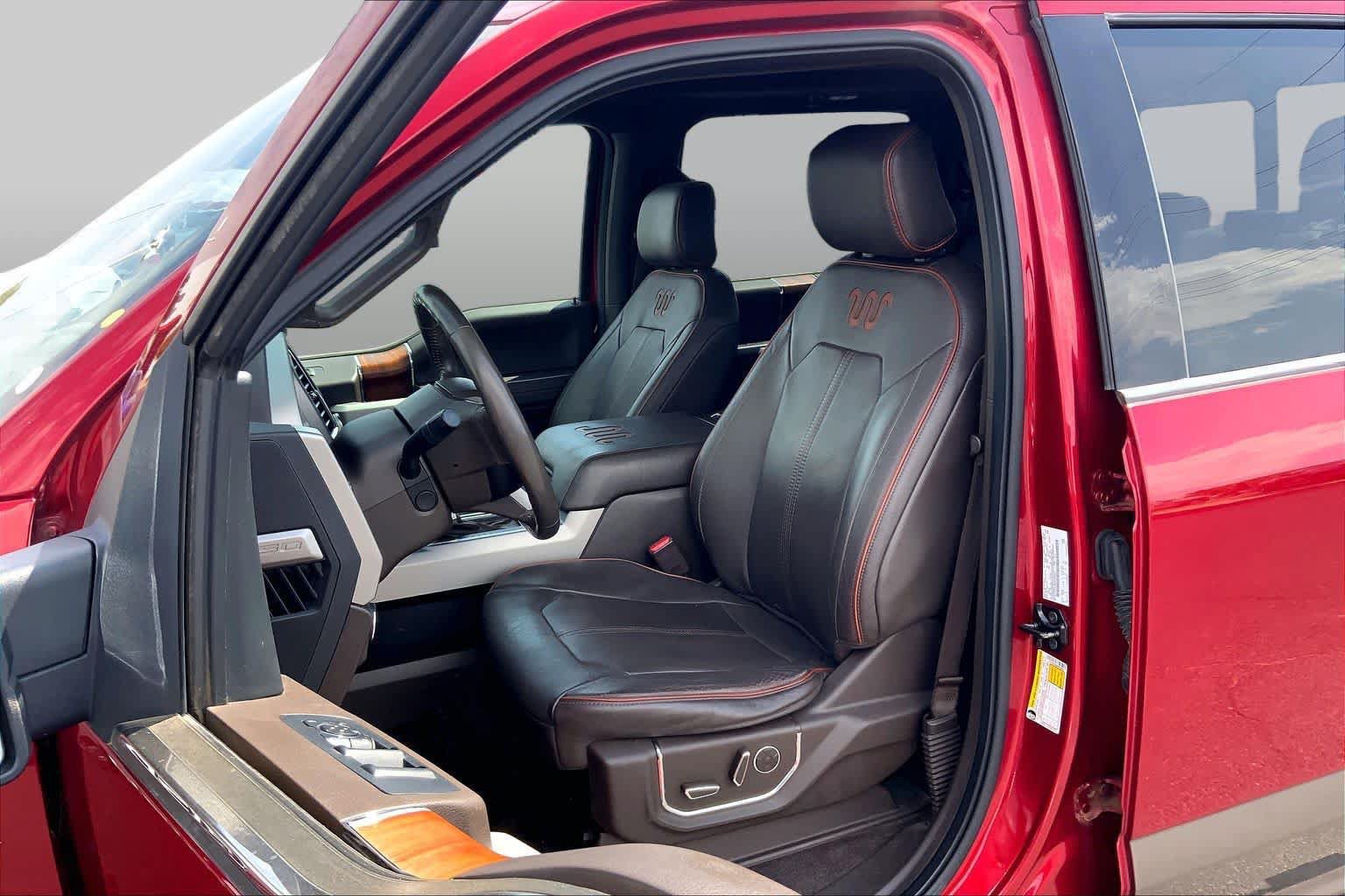 Used 2016 Ford F150 King Ranch w/ Equipment Group 601A Luxury AWD/4WD image 8