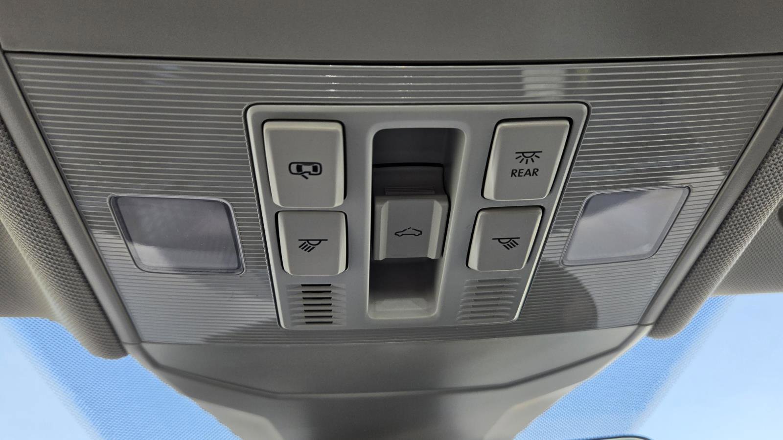 Used 2026 Volkswagen Jetta SE FWD image 35