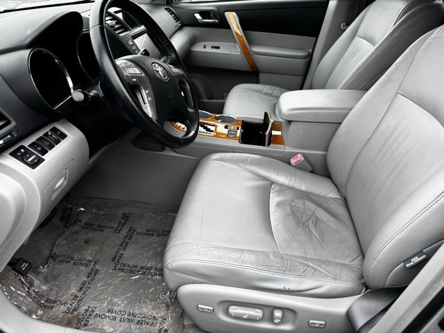 Used 2010 Toyota Highlander Limited image 5