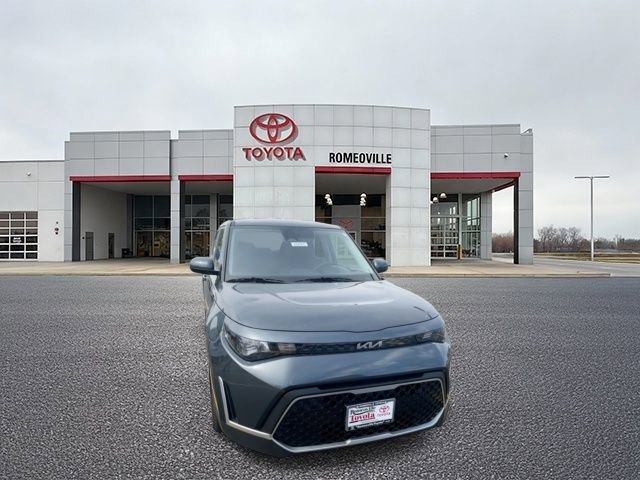 Used 2025 Kia Soul LX w/ LX Technology Package FWD image 1