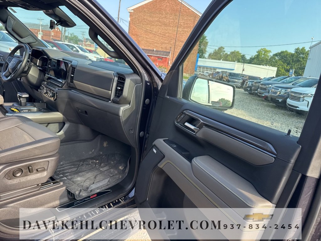 Used 2023 Chevrolet Silverado 1500 ZR2 image 29