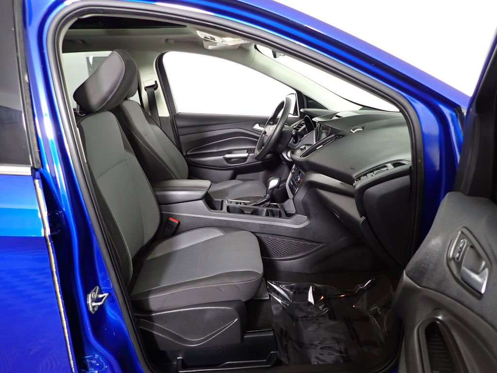 Used 2018 Ford Escape SE w/ SE Sync 3 Package AWD/4WD image 39