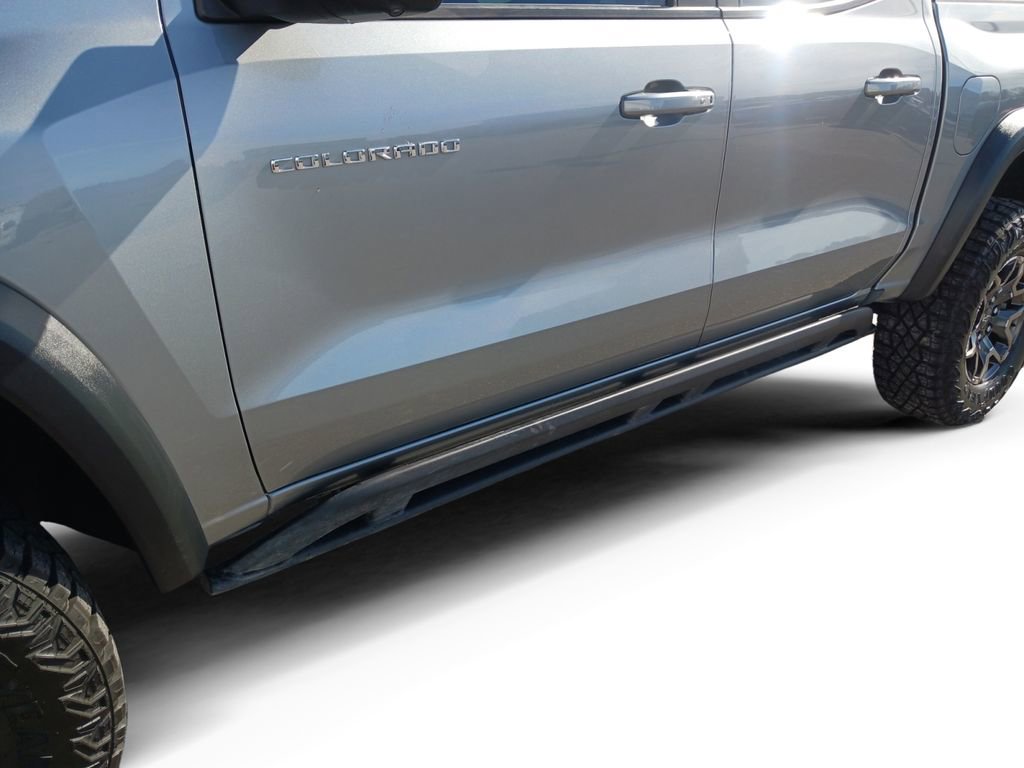 Used 2024 Chevrolet Colorado ZR2 w/ Technology Package image 18