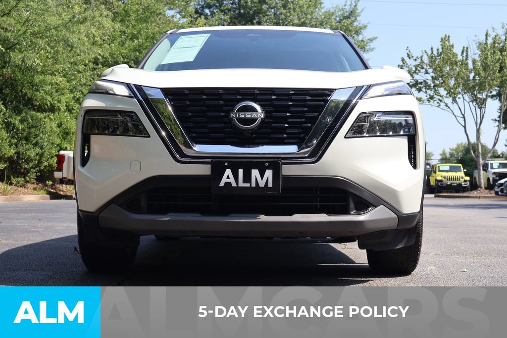 Used 2023 Nissan Rogue SV FWD image 3