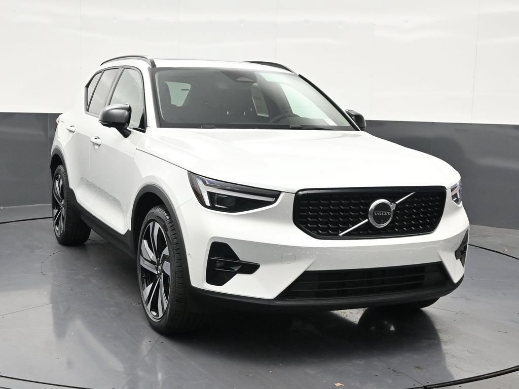 New 2026 Volvo XC40 B5 Plus w/ Climate Package AWD/4WD image 7