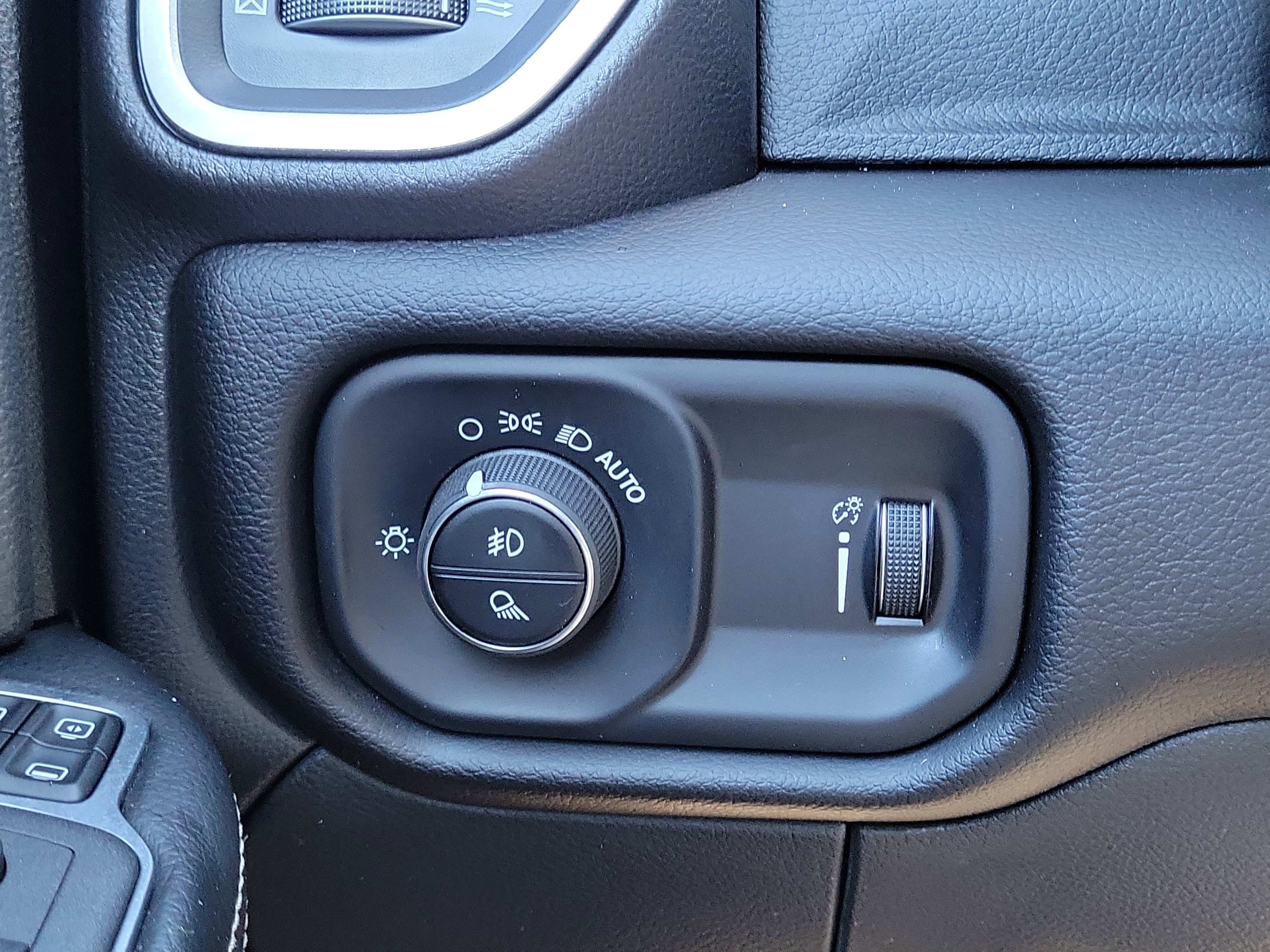 Used 2024 RAM 3500 Big Horn image 24