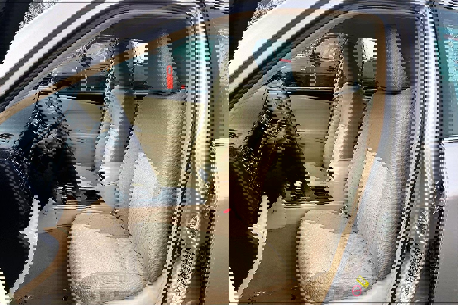 Used 2016 Toyota Camry LE image 23