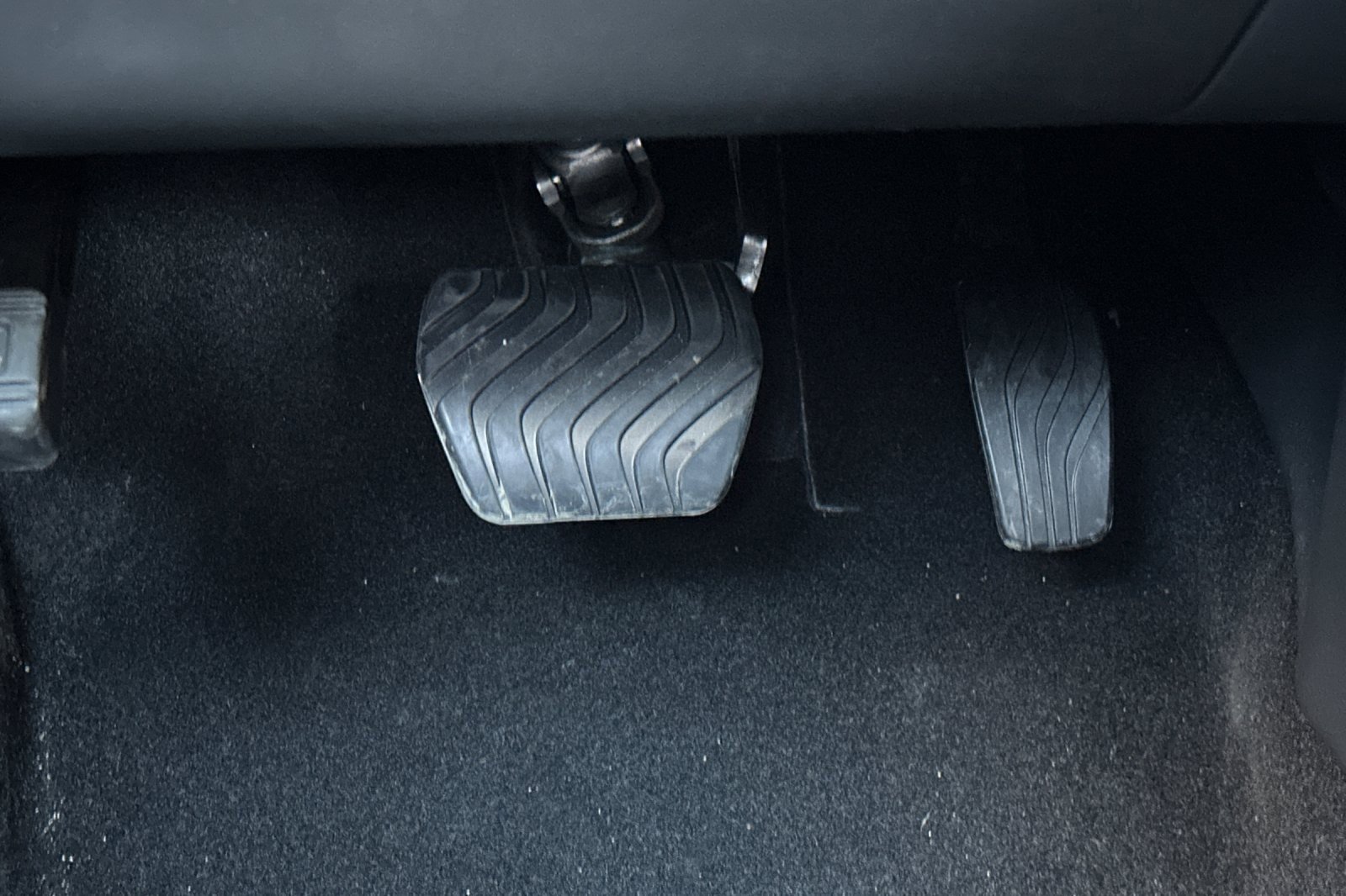 Used 2025 Nissan Sentra SR w/ SR Premium Package image 43