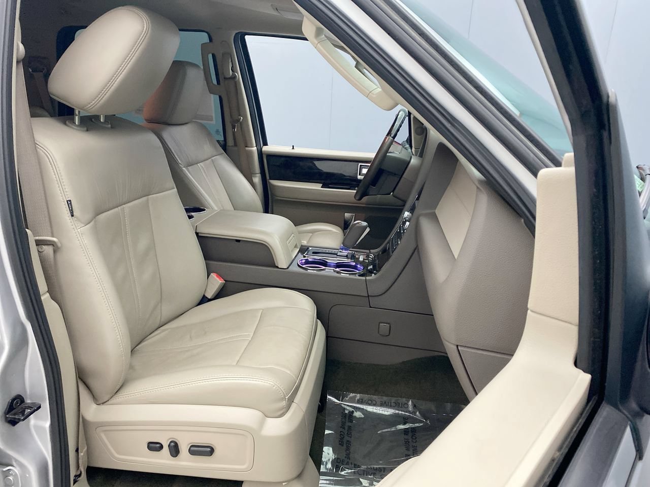 Used 2017 Lincoln Navigator Select AWD/4WD image 22