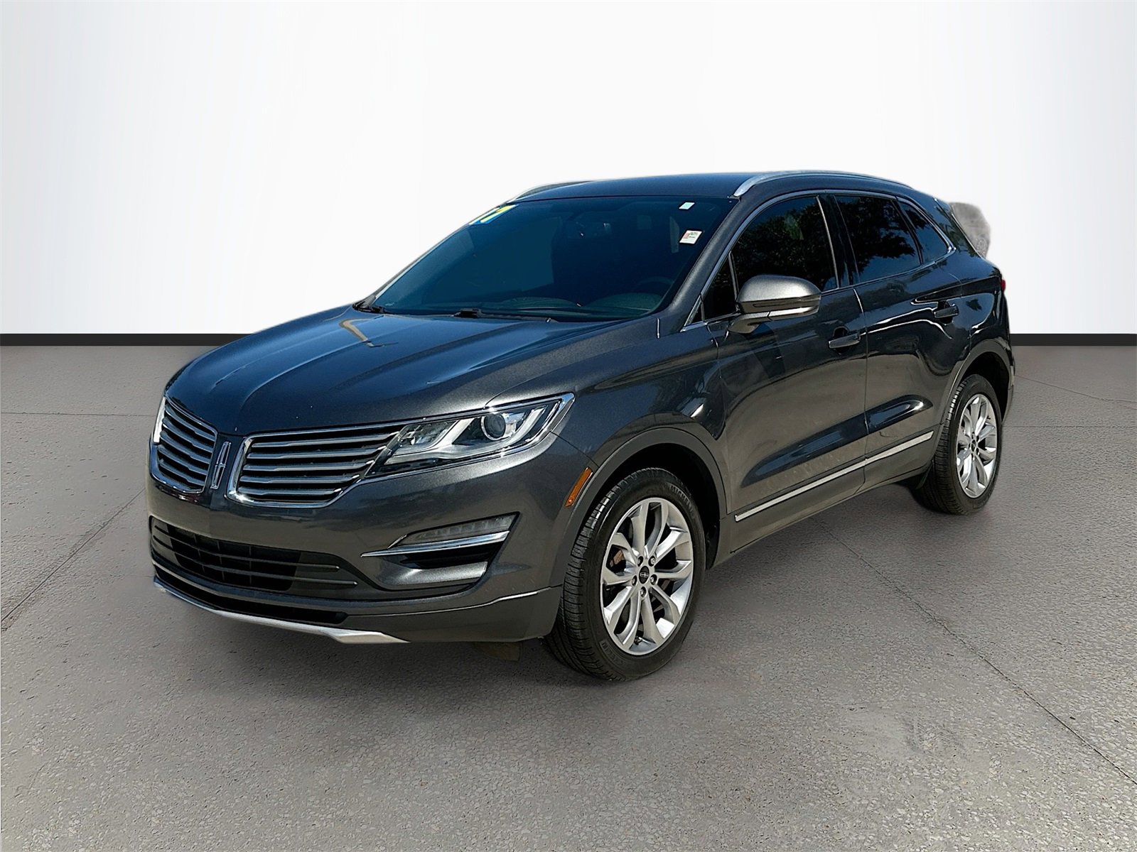 Used 2017 Lincoln MKC Select image 3