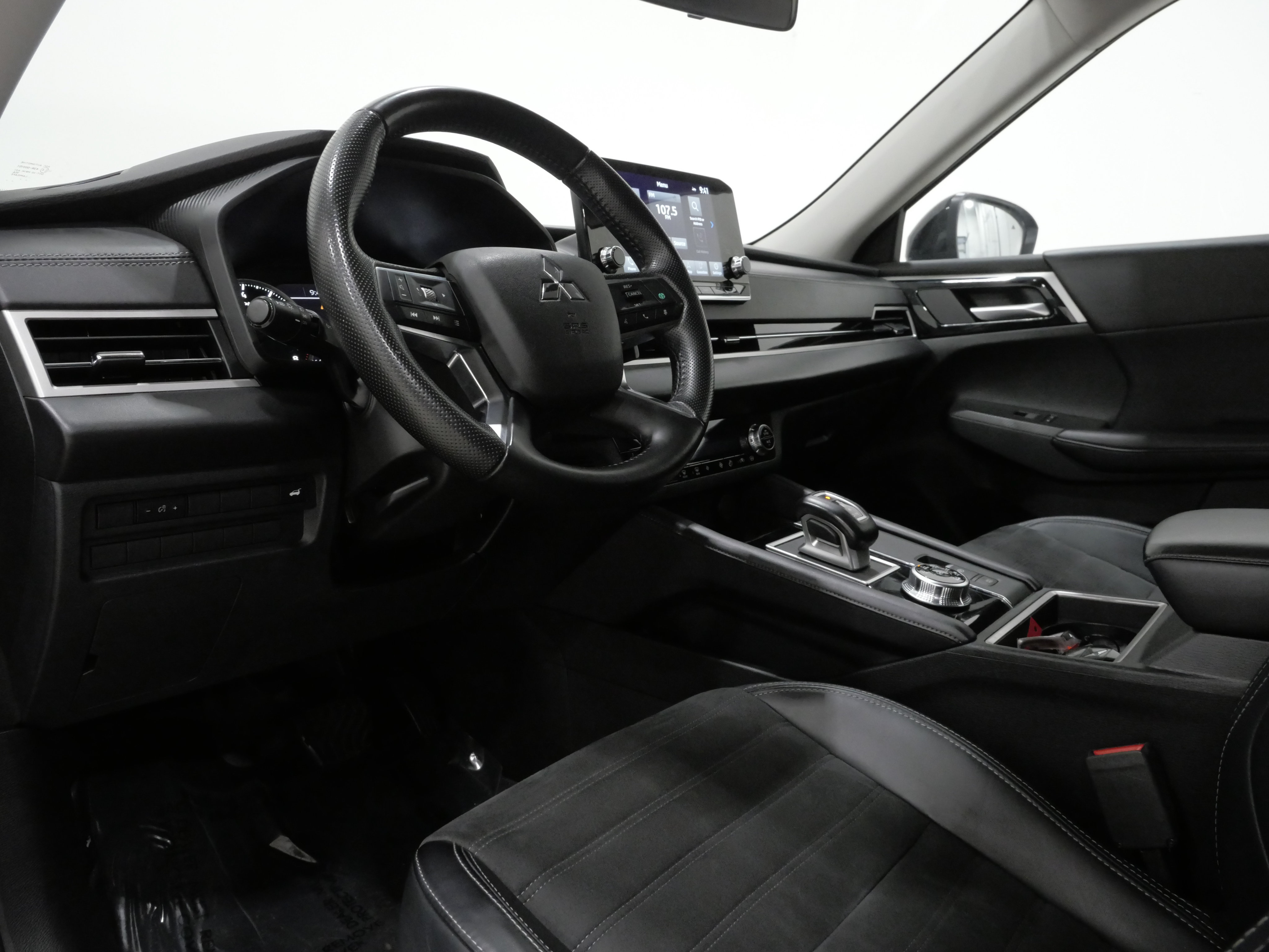 Used 2024 Mitsubishi Outlander SE AWD/4WD image 11
