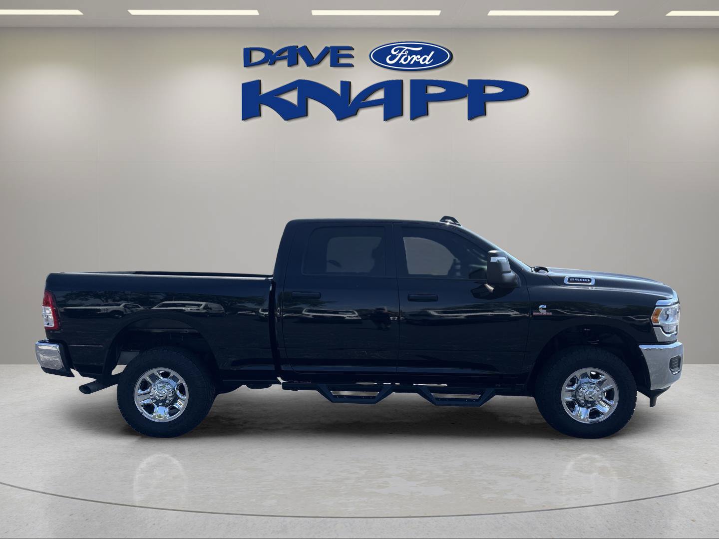 Used 2024 RAM 2500 Tradesman w/ Chrome Appearance Group AWD/4WD image 8