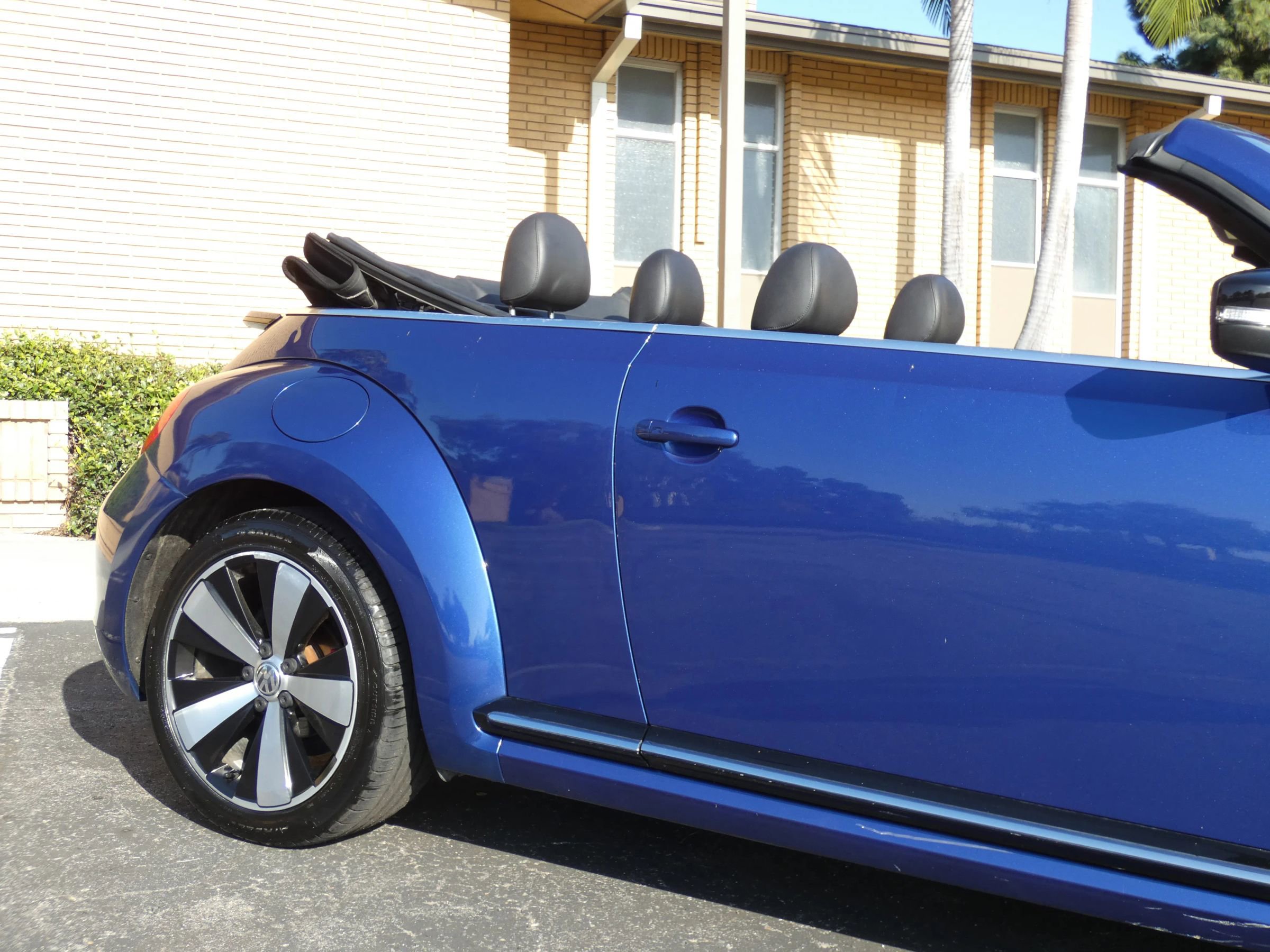 Used 2014 Volkswagen Beetle R-Line image 6