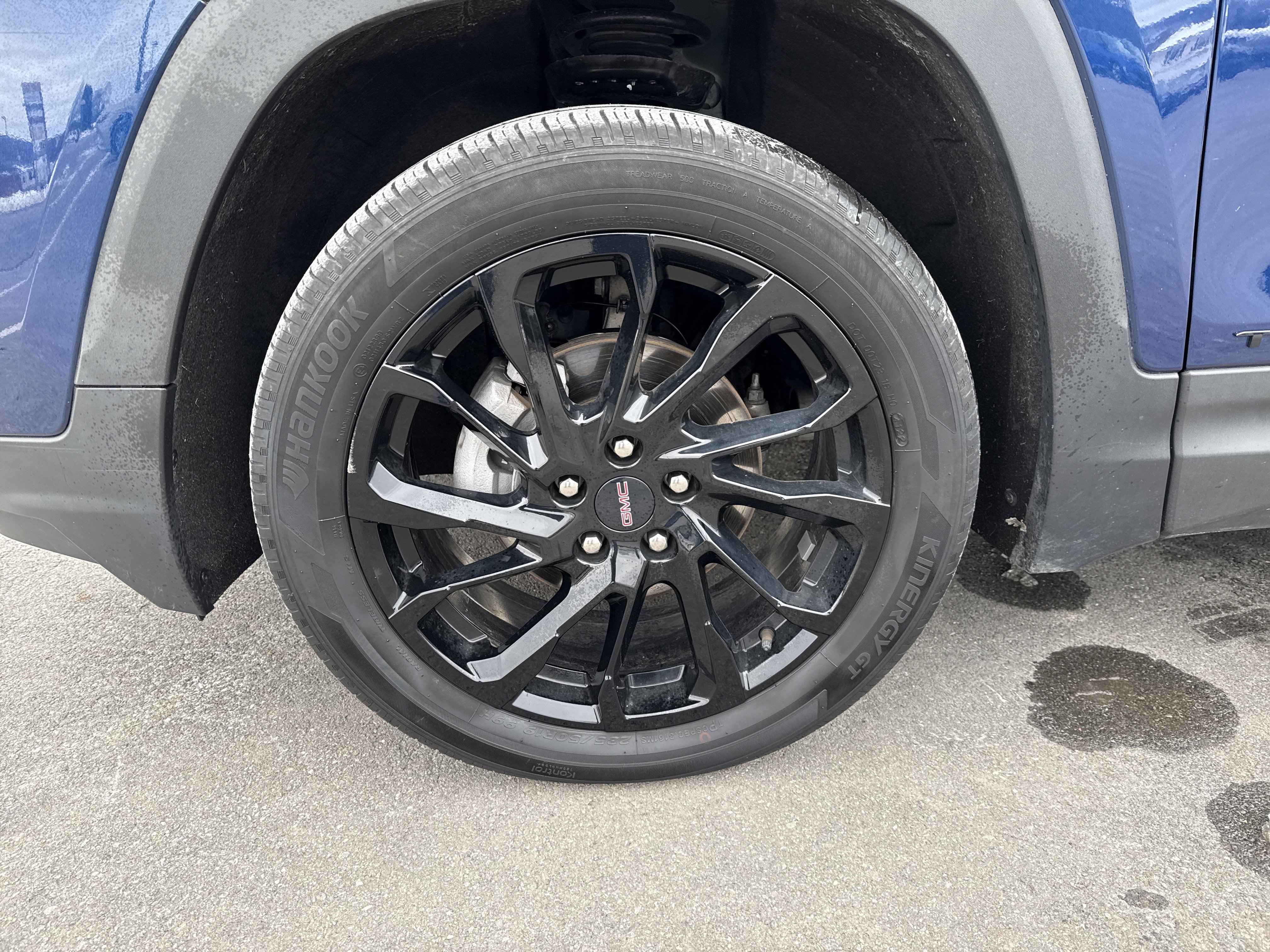 Used 2023 GMC Terrain SLE w/ Driver Convenience Package image 11