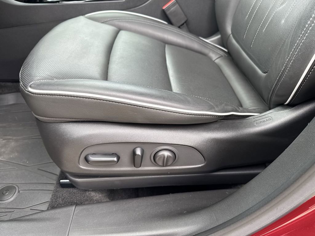 Certified 2024 Buick Encore GX Avenir w/ Avenir Convenience Package FWD image 11