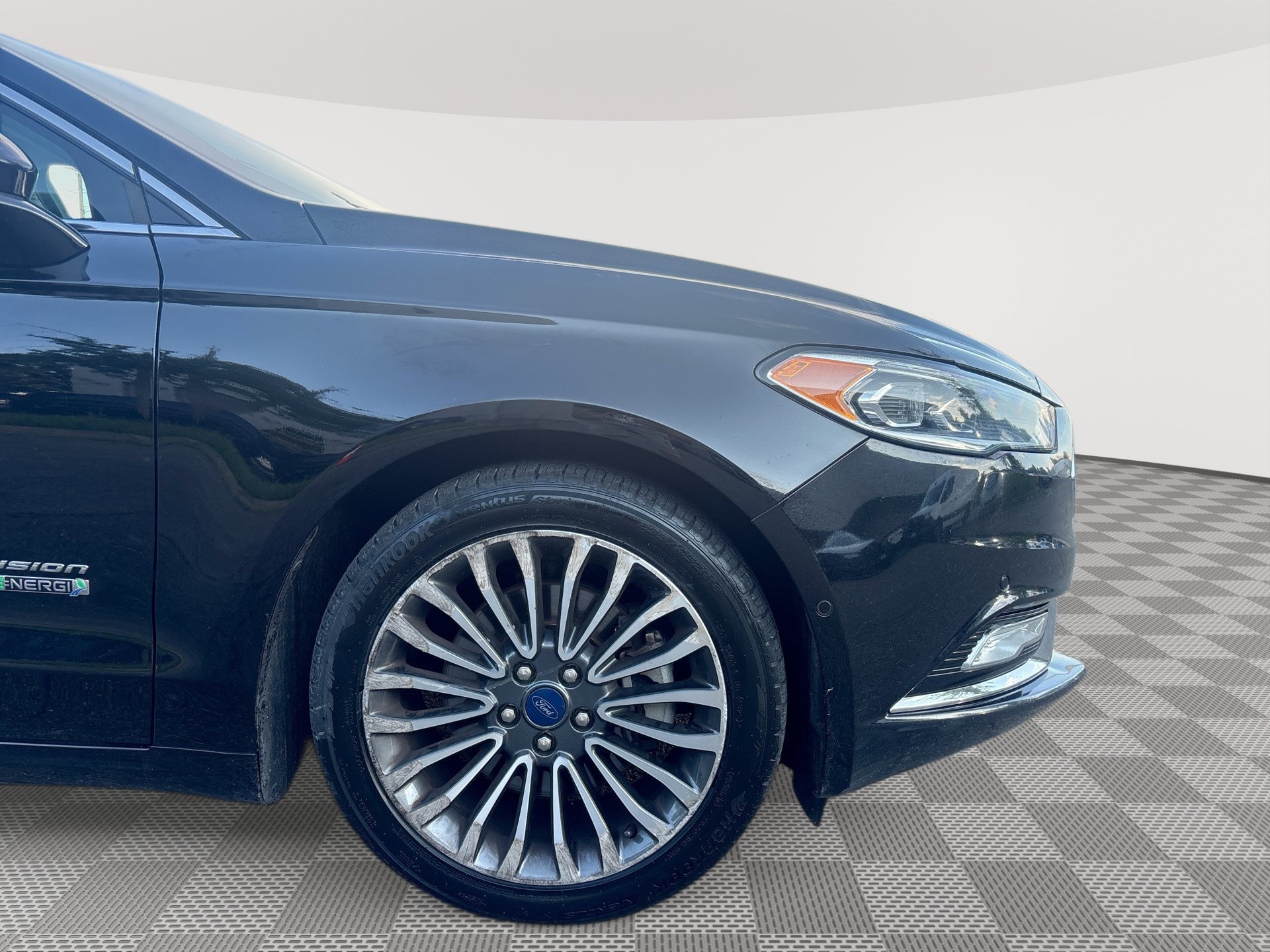 Used 2018 Ford Fusion Energi Titanium FWD image 31
