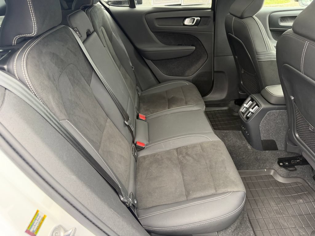 Used 2023 Volvo C40 P8 Recharge Ultimate w/ Protection Package Premier AWD/4WD image 18