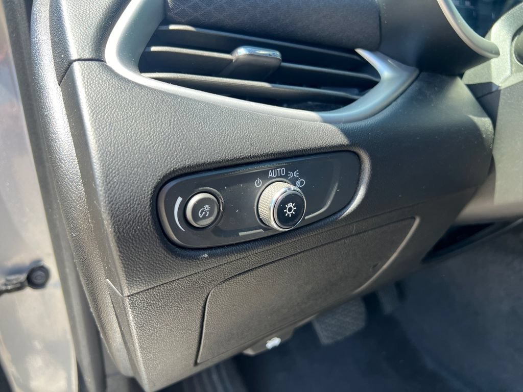 Used 2024 Chevrolet Malibu LT FWD image 19