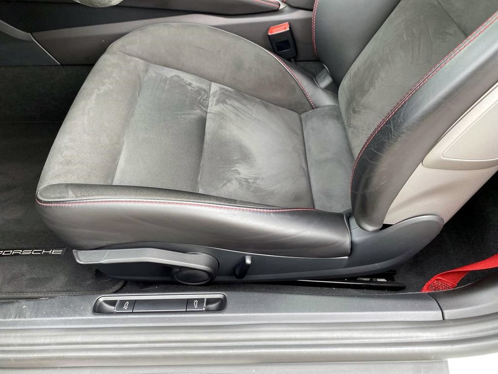 Used 2021 Porsche 718 Boxster Spyder RWD image 20