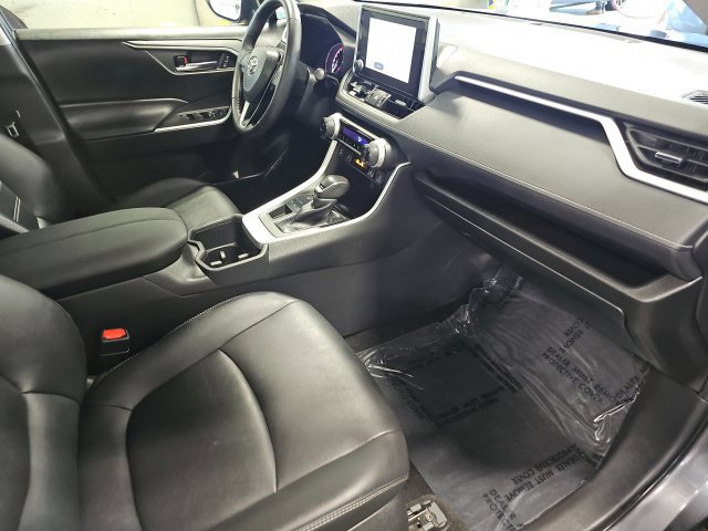 Used 2023 Toyota RAV4 XLE Premium AWD/4WD image 39
