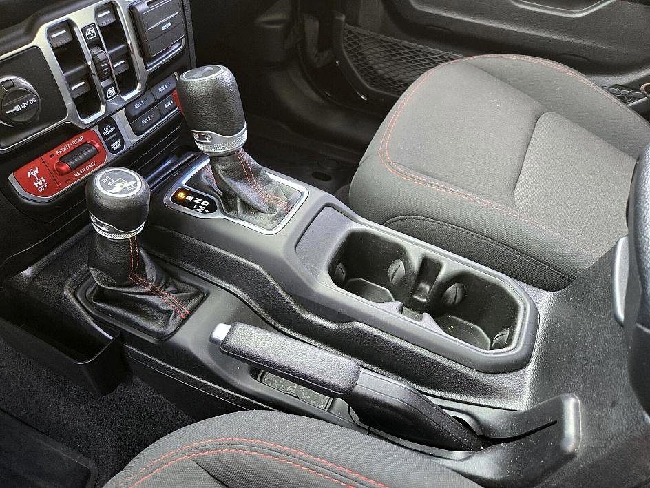 Used 2021 Jeep Wrangler Unlimited Rubicon w/ Dual Top Group image 23