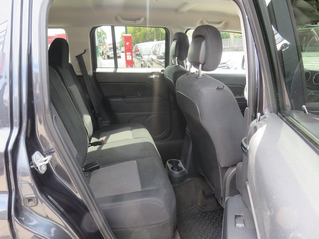 Used 2014 Jeep Patriot Latitude AWD/4WD image 18
