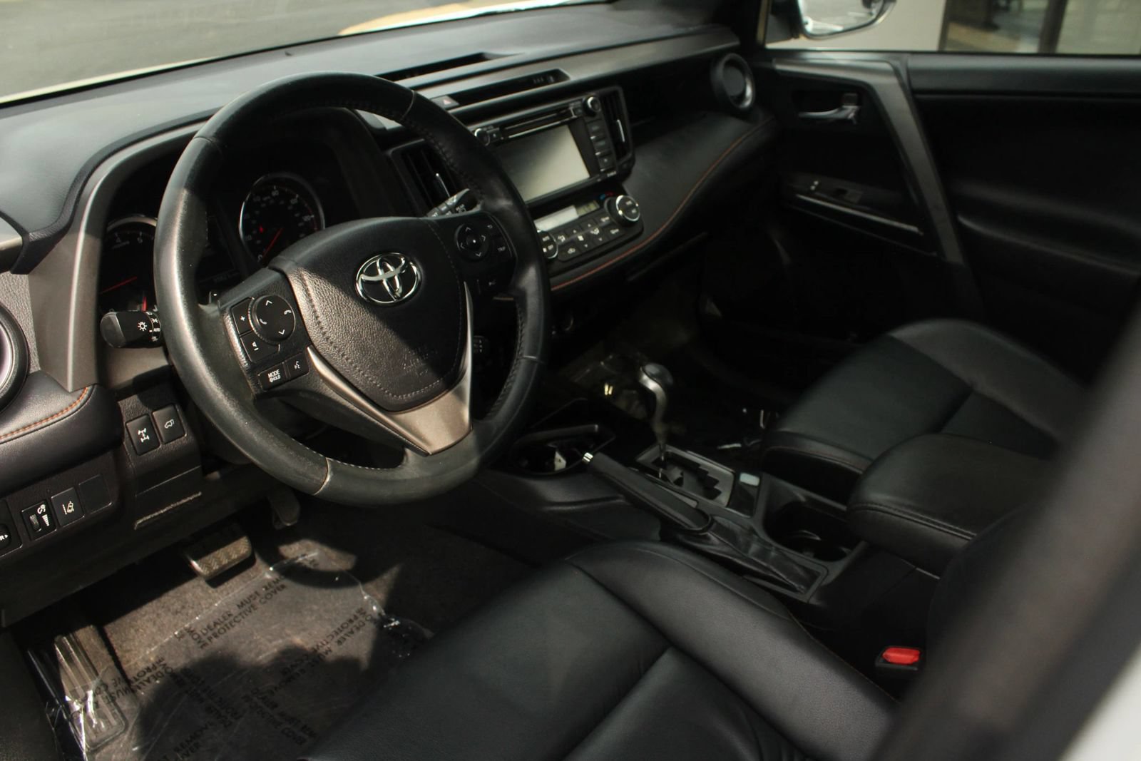 Used 2014 Toyota RAV4 XLE AWD/4WD image 12