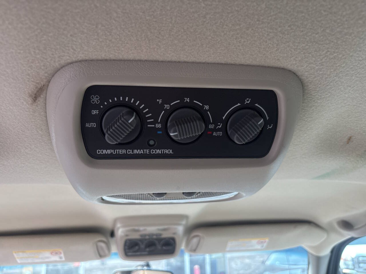 Used 2002 Chevrolet Tahoe LT AWD/4WD image 17